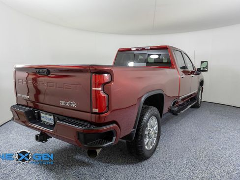 Used 2025 Chevrolet Silverado 2500 High Country w/ Technology Package AWD/4WD image 7