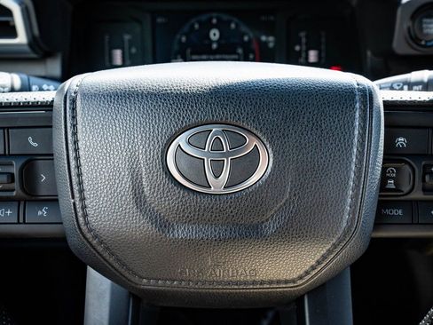 Used 2025 Toyota Tacoma SR5 image 27