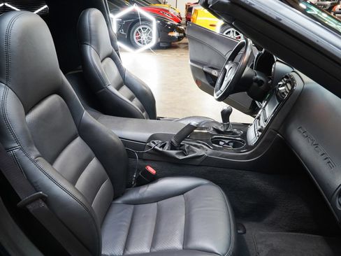 Used 2008 Chevrolet Corvette Coupe w/ Z51 Performance Package RWD image 52