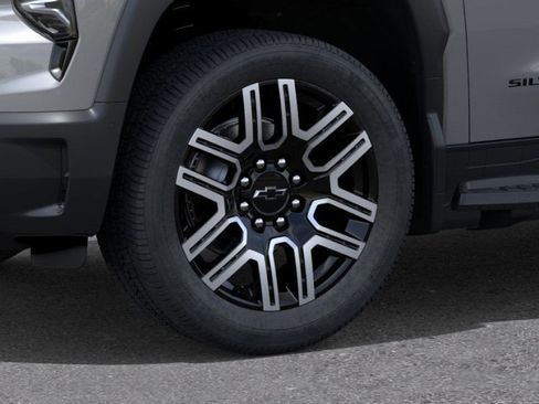 New 2026 Chevrolet Silverado EV LT image 10