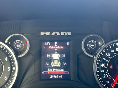 Used 2024 RAM 1500 Big Horn AWD/4WD image 15