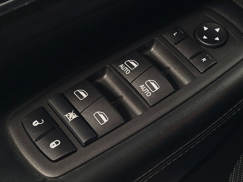 Used 2019 Jeep Grand Cherokee Limited w/ Luxury Group II RWD image 27
