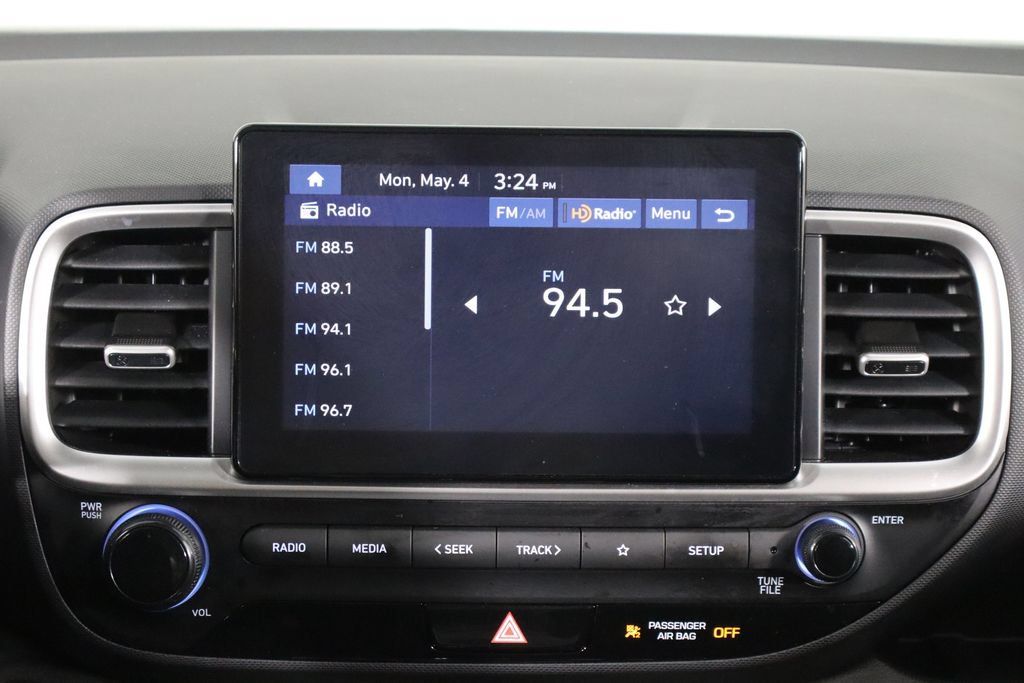 Used 2025 Hyundai Venue SEL FWD image 25