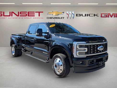 Used 2025 Ford F450 Platinum w/ FX4 Off-Road Package image 1