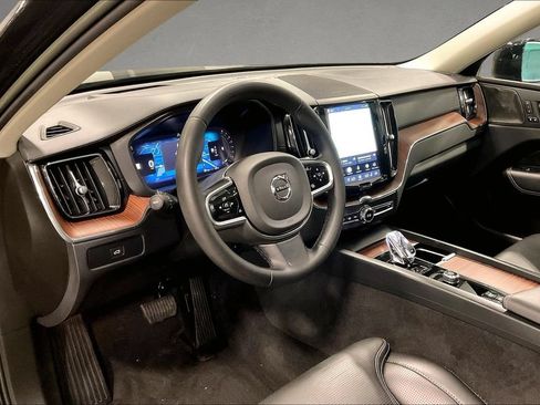 Certified 2023 Volvo XC60 B6 Ultimate w/ Protection Package Premier AWD/4WD image 17