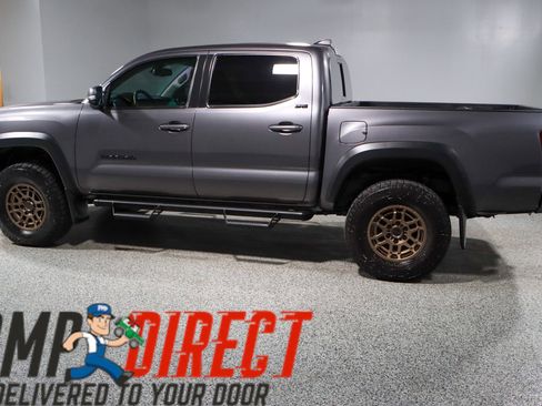 Used 2023 Toyota Tacoma 4x4 Double Cab image 10