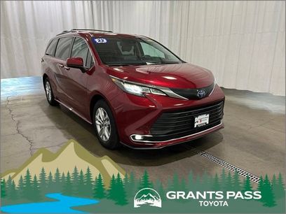 Used 2022 Toyota Sienna XLE w/ XLE Plus Package