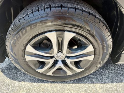 Used 2017 Toyota RAV4 LE FWD image 9