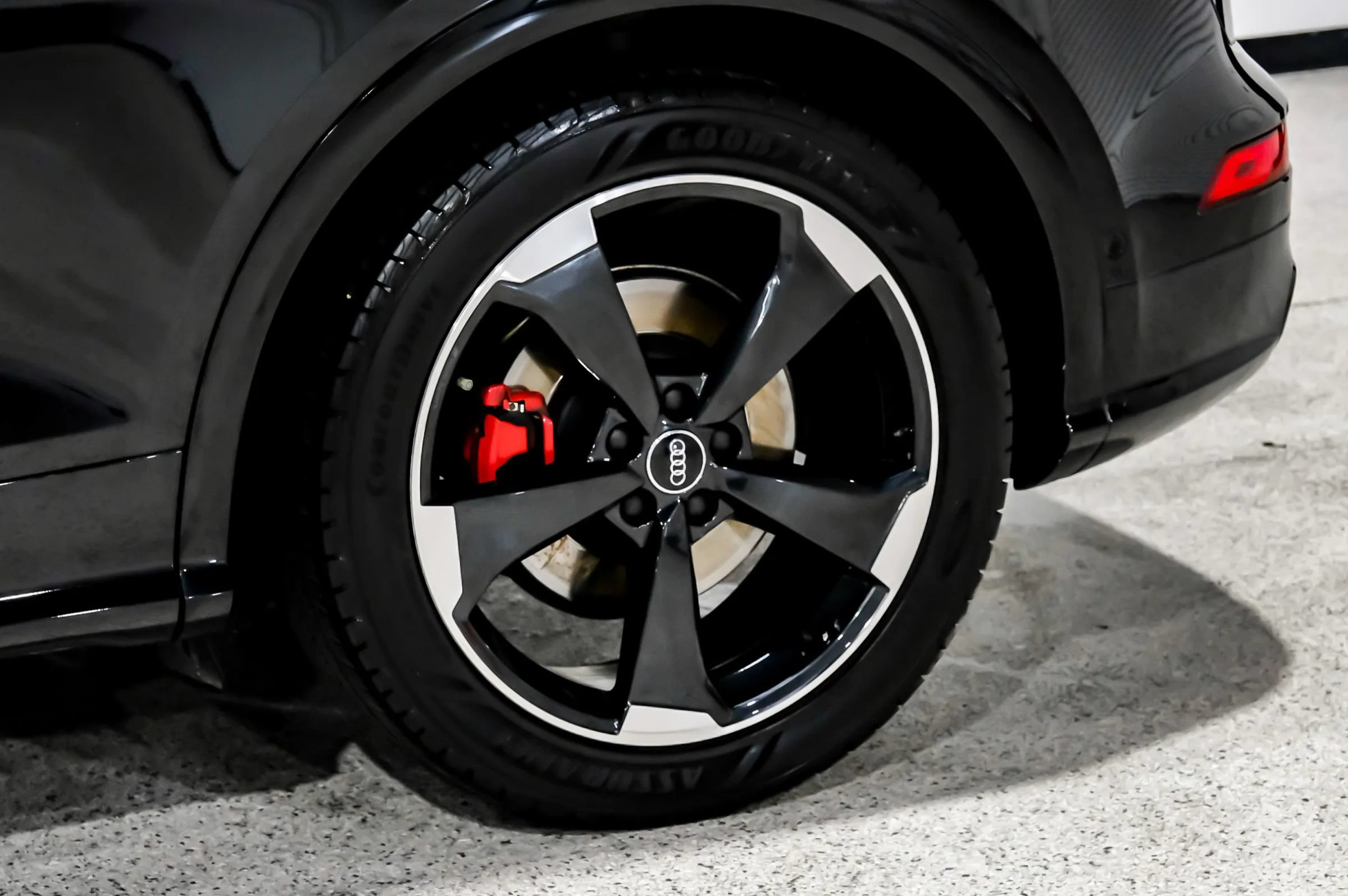 Used 2020 Audi SQ5 Prestige AWD/4WD image 70
