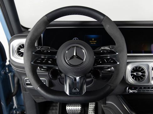 Used 2025 Mercedes-Benz G 63 AMG 4MATIC image 33