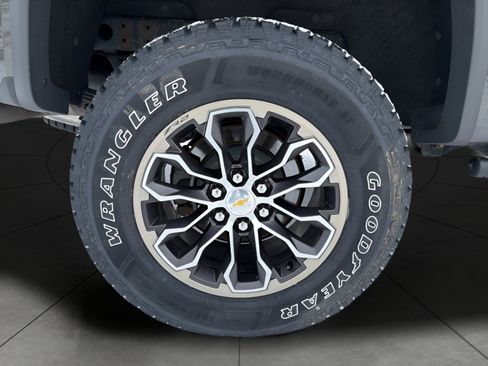 Used 2018 Chevrolet Colorado ZR2 image 10