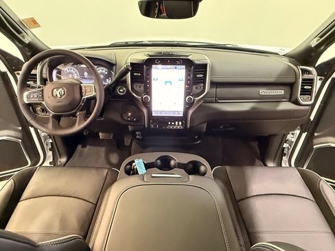 Used 2026 RAM 2500 Laramie AWD/4WD image 17