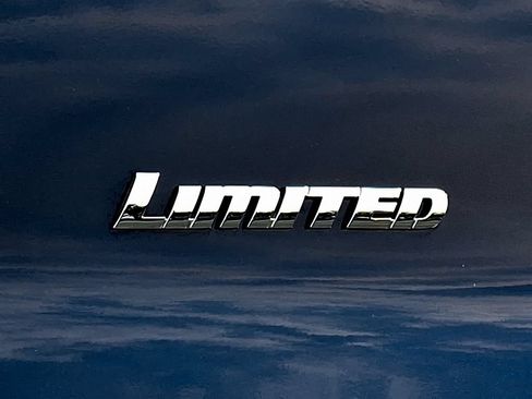 Used 2024 Toyota 4Runner Limited AWD/4WD image 31