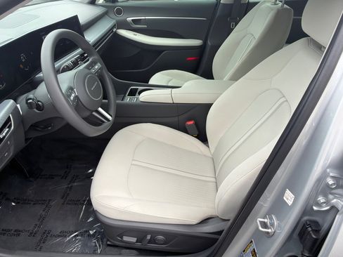 Certified 2025 Hyundai Sonata SEL FWD image 9