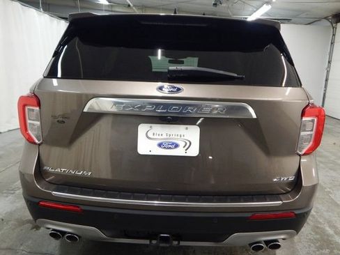 Used 2021 Ford Explorer Platinum w/ Equipment Group 601A AWD/4WD image 5