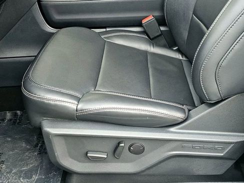 Used 2025 Ford Expedition Max Platinum w/ Stealth Appearance Package image 18