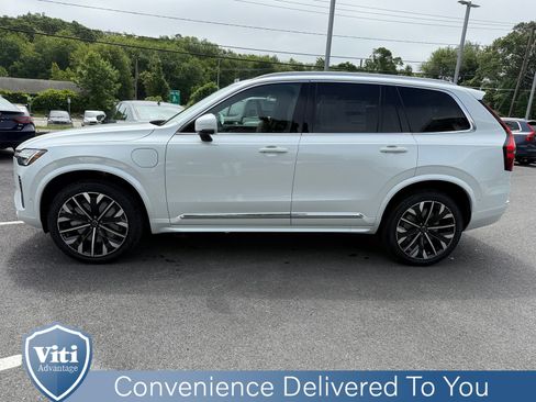 New 2026 Volvo XC90 T8 Plus image 5