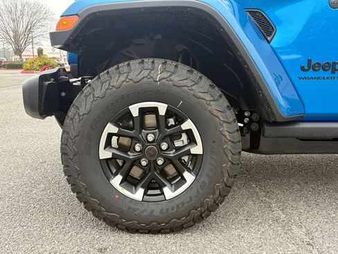 New 2026 Jeep Wrangler Unlimited Rubicon w/ Whitecap Package image 23