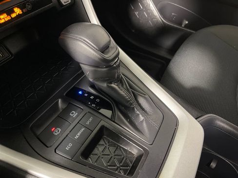 Certified 2025 Toyota RAV4 LE FWD image 22