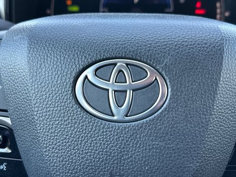 Used 2025 Toyota Camry LE FWD image 38
