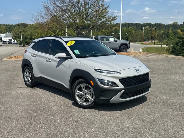 Used 2022 Hyundai Kona SEL w/ Convenience Package FWD image 2