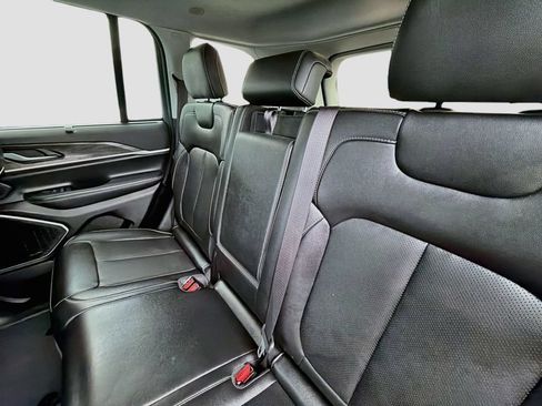 Used 2023 Jeep Grand Cherokee 4WD 4xe w/ Luxury Tech Group II image 11