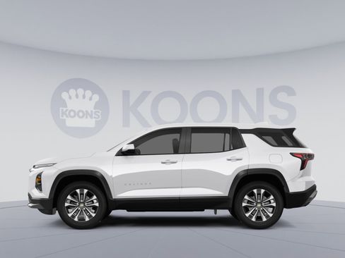 New 2026 Chevrolet Equinox LT image 2