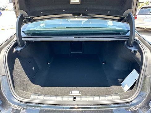 Used 2024 BMW i7 xDrive60 w/ Executive Package image 29