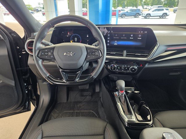 Used 2026 Chevrolet Trax RS w/ Driver Confidence Package FWD image 5