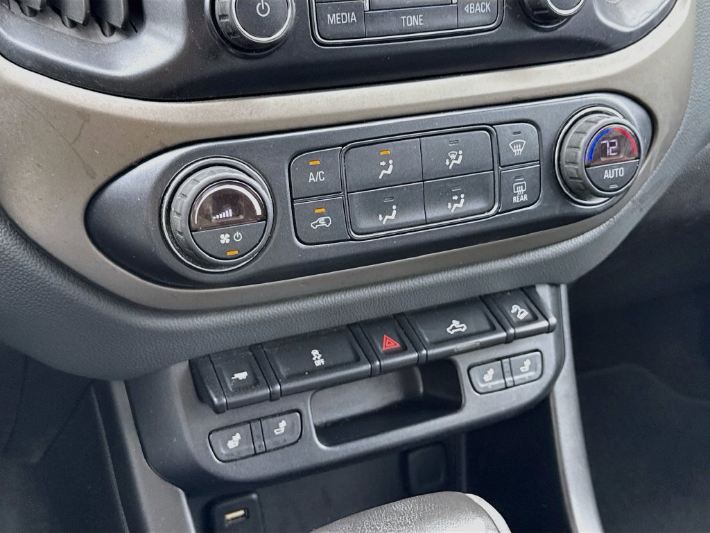 Used 2017 Chevrolet Colorado Z71 AWD/4WD image 27