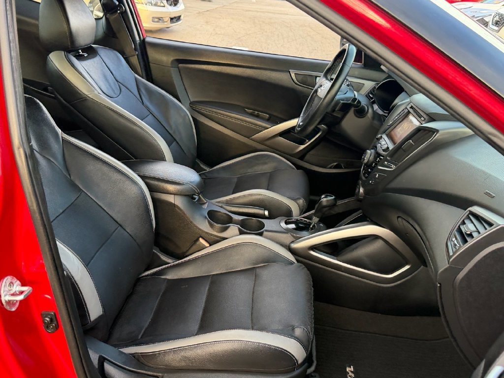 Used 2016 Hyundai Veloster Turbo FWD image 15