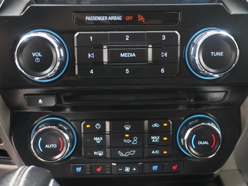 Used 2016 Ford F150 Lariat AWD/4WD image 23