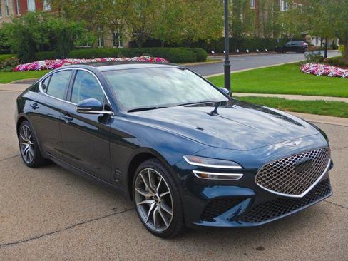 Used 2025 Genesis G70 2.5T image 3