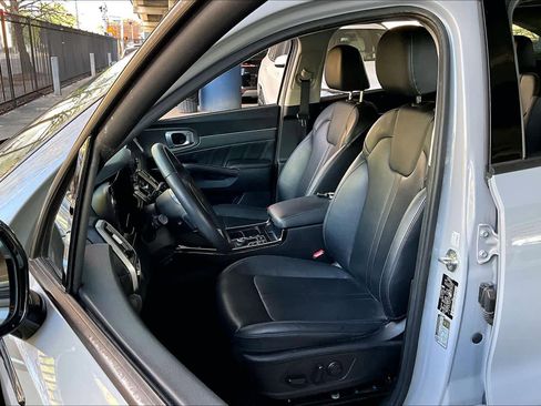 Used 2023 Kia Sorento SX image 7