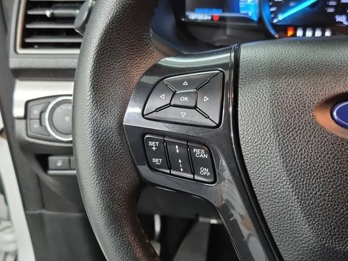 Used 2018 Ford Explorer XLT w/ Equipment Group 202A image 26
