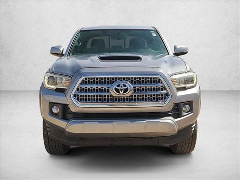 Used 2016 Toyota Tacoma TRD Sport AWD/4WD image 2