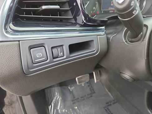 Used 2022 Cadillac XT6 Sport AWD/4WD image 21