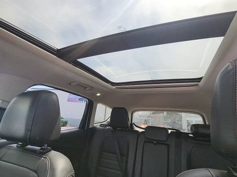 Used 2017 Ford Escape Titanium w/ Equipment Group 301A AWD/4WD image 7