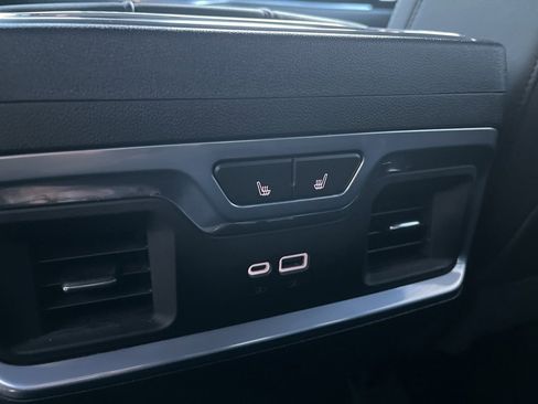 Certified 2022 Chevrolet Silverado 1500 LTZ w/ LTZ Convenience Package II image 18