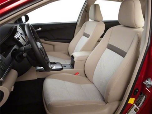 Used 2012 Toyota Camry SE w/ Convenience Pkg FWD image 8