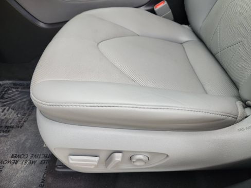 Used 2021 Toyota Highlander Platinum AWD/4WD image 26