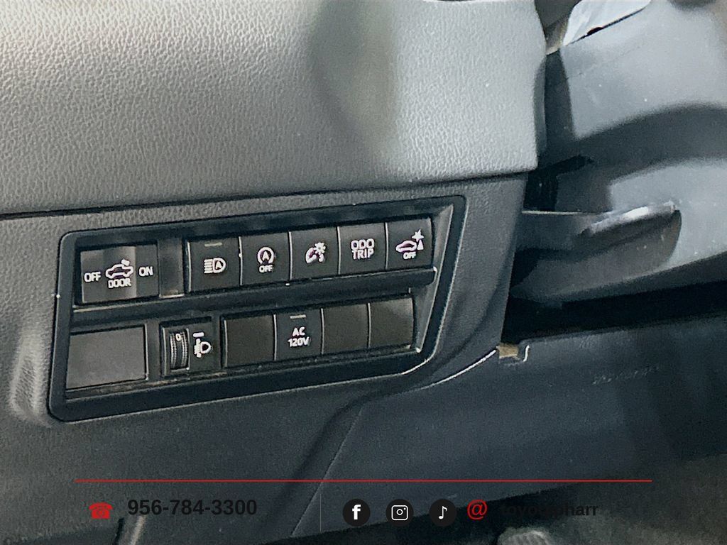 Used 2023 Toyota Tundra Limited w/ Power Package AWD/4WD image 9