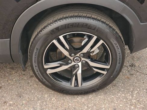 Certified 2026 Volvo XC40 B5 Core w/ Climate Package AWD/4WD image 7