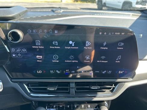 New 2025 Chevrolet Equinox EV RS image 6