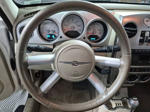 Used 2008 Chrysler PT Cruiser Limited FWD image 11