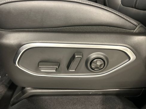 New 2026 Jeep Grand Wagoneer Limited AWD/4WD image 16