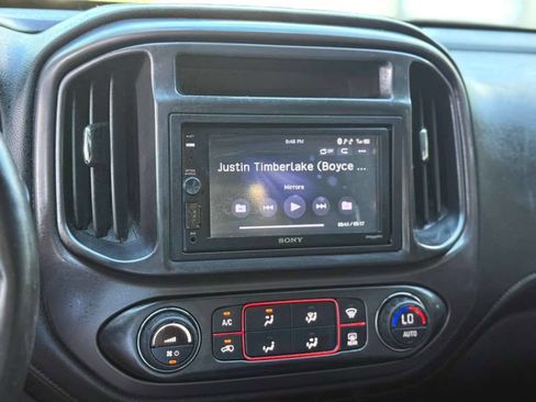 Used 2015 GMC Canyon SLE w/ All-Terrain Package RWD image 17