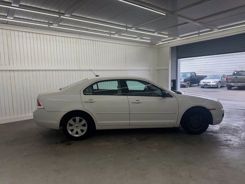 Used 2008 Ford Fusion S image 4