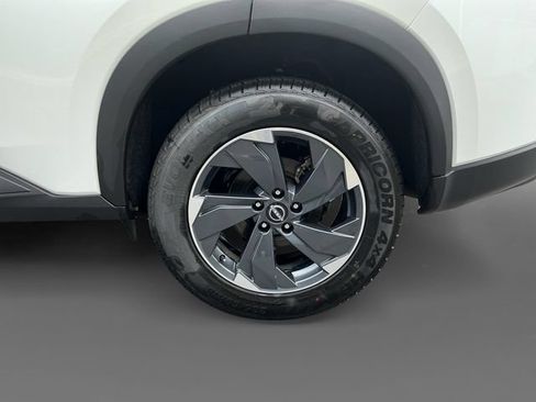 Used 2025 Nissan Rogue SV FWD image 15