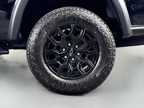 New 2026 Chevrolet Colorado Trail Boss w/ Off-Road Front Bumper Package image 30